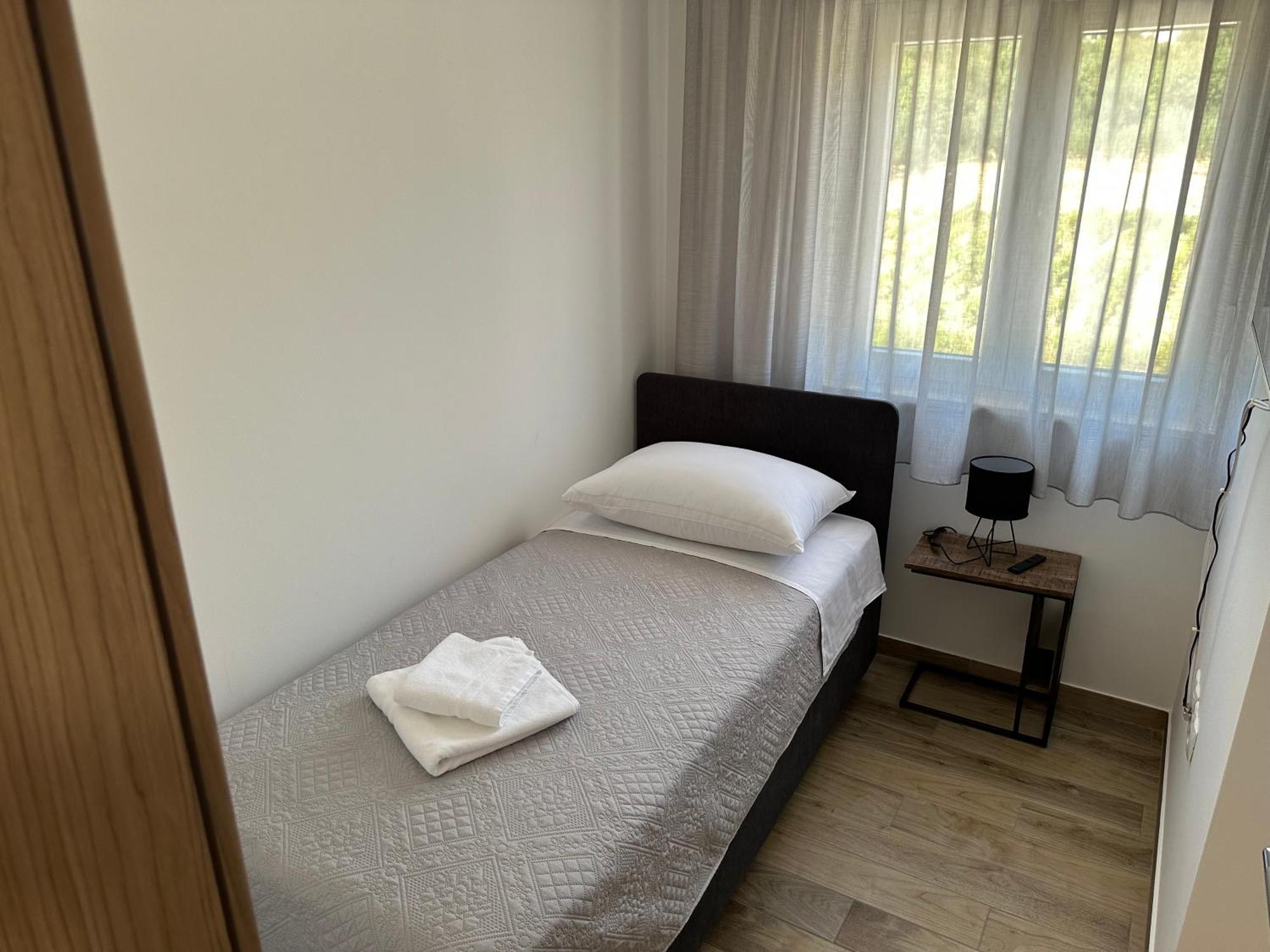 Apartments Top Hill โตรกีร์ ภายนอก รูปภาพ